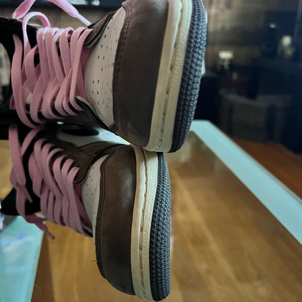 Travis Scott X Air Jordan 1 Retro High Og 'Mocha' - image 2